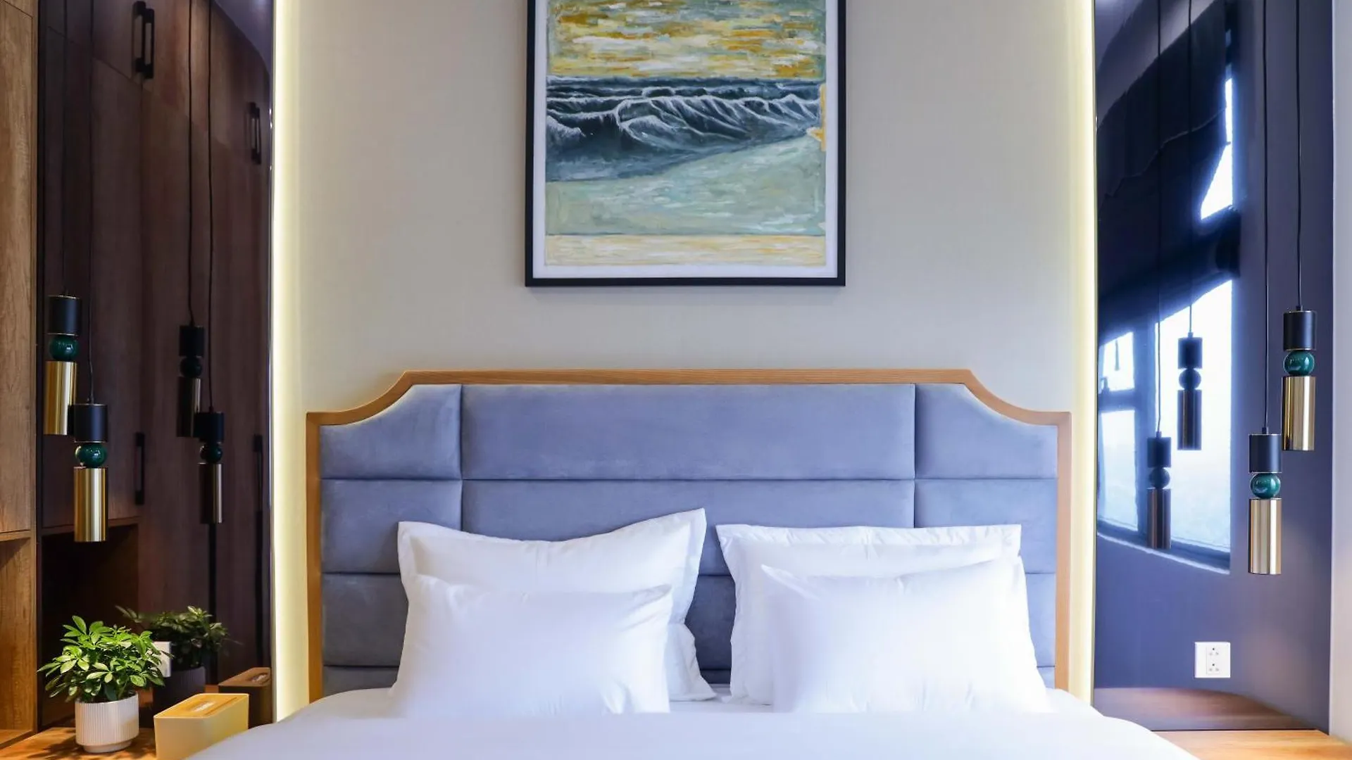 Ryu Apartments At Soho\'S Residence contacts